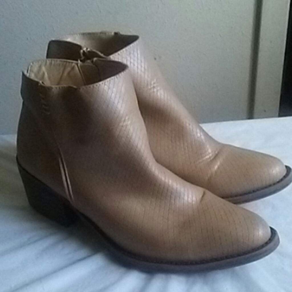 Volatile Bootie